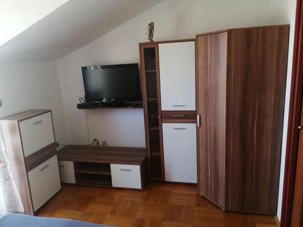 Apartmani Slavica Jezera Luaran gambar