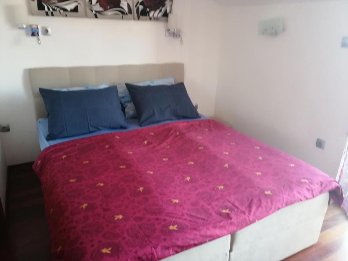Apartmani Slavica Jezera Luaran gambar