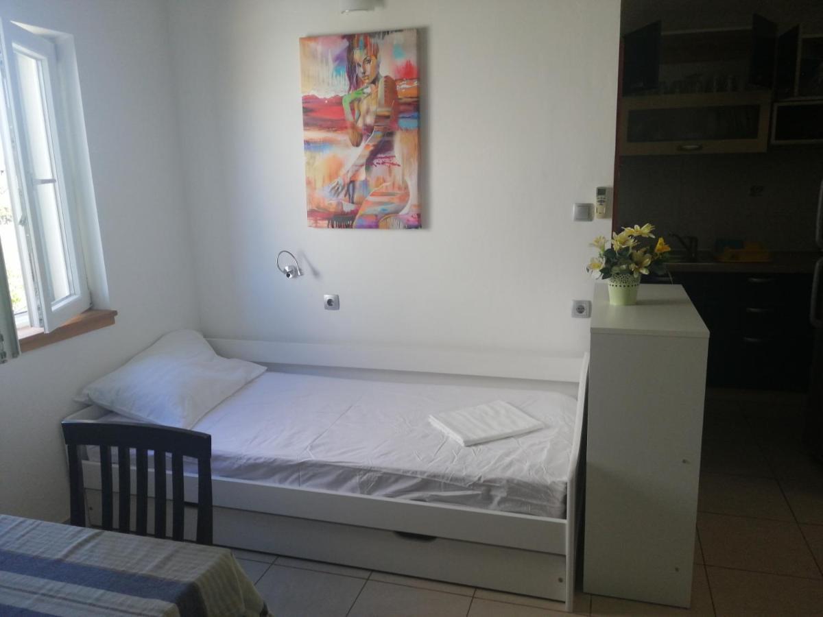 Apartmani Slavica Jezera Luaran gambar