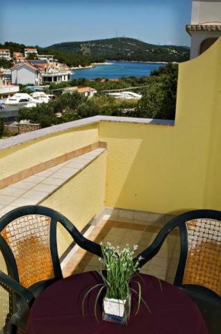 Apartmani Slavica Jezera Luaran gambar